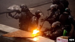 Бійці спецпідрозділу «Беркут» у центрі Києва, лютий 2014 року