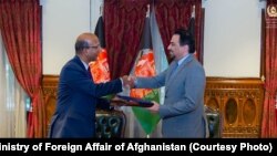 د دې موافقې له مخې به دواړه هېوادونه په تروریزم او اقتصادي او جنايي جرمونو تورن کسان یوبل ته سپاري.