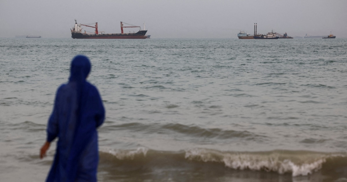 Could The US-Iran Battle For Hormuz Be A Win For Russia And China?