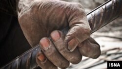 Iran -- An iranian laborer, 26Oct2011