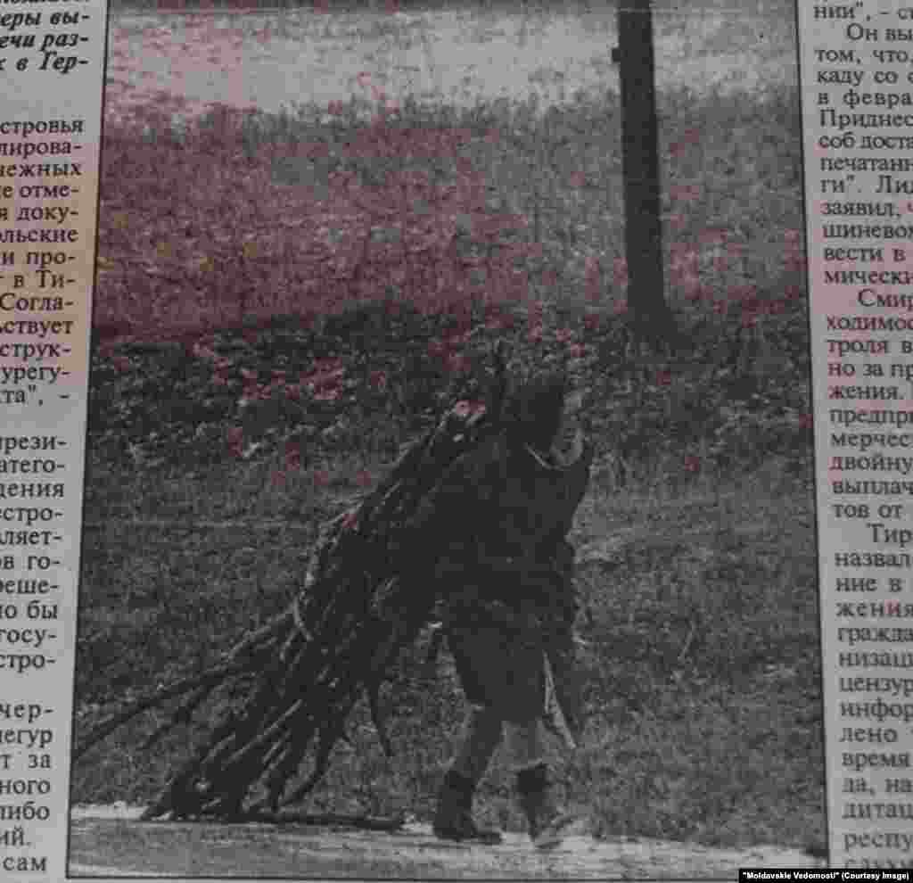 &quot;Moldavskie Vedomosti&quot;, 3 februarie 1996, după lemne. Presa a scris că din cauza lipsurilor oamenii au defrişat hectare de pădure