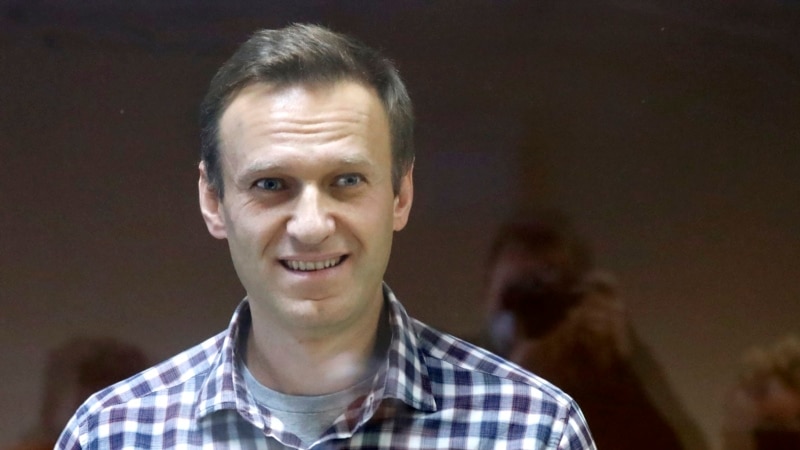 Дарыгерлер: Навальныйдын өмүрү коркунучта