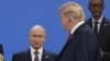 Президентите на Русия и САЩ Владимир Путин и Доналд Тръмп по време на среща на Г-20 през 2018 г.