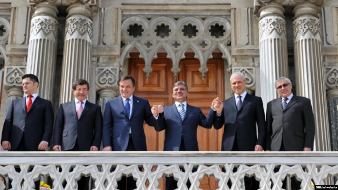 Haris Silajdžić i Boris Tadić nedavno su se susreli na samitu u Istanbulu, 24. april 2010. 