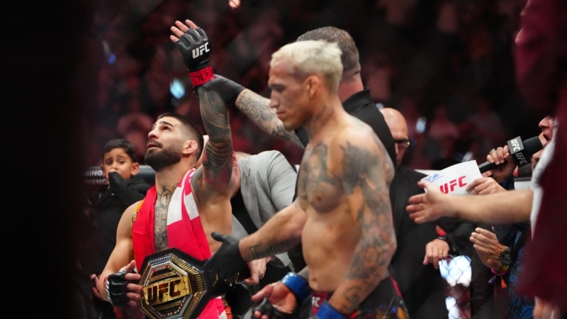 ილია თოფურია UFC-ის მსუბუქი წონის ჩემპიონია