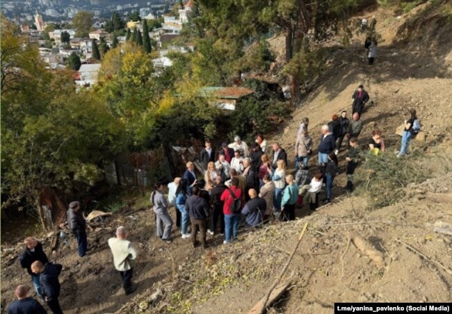 Мешканці Полікурівського пагорба в Ялті протестують проти його забудови, жовтень 2025 року