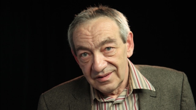 Даниэль о Даниэле. К 100-летию со дня рождения прозаика, поэта, переводчика Юлия Даниэля.
Рассказывает сын - историк Александр Даниэль. Даниэль о Даниэле. К 100-летию со дня рождения прозаика, поэта, переводчика Юлия Даниэля.
Рассказывает сын - историк Александр Даниэль.