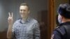 Ruski opozicioni političar Aleksej Navaljni na ročištu u Moskvi tokom razmatranja žalbe na raniju sudsku odluku o promjeni uslovne u stvarnu zatvorsku kaznu, 20. februar