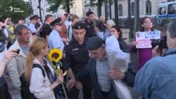 Як у Росії затримували учасників акції на підтримку Сенцова – відео