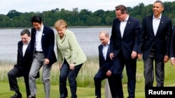 Лідэры краінаў "Вялікай васьмёркі" перад групавым здымкам