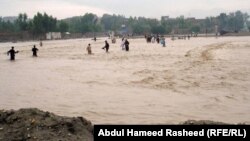 ارشیف: په ننګرهار کې له باران وروسته سېلاب راغلی چې خلک یې له ستونزو سره مخ کړي.