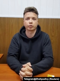 A Roman Protaszevics kihallgatásáról készült videofelvétel egyik kockája