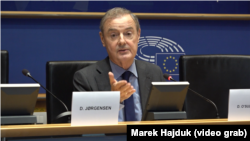 Спецпредставник ЄС із питань санкцій Девід О'Салліван розповідає у Європарламенті про вплив санкцій на російську економіку на заході, організованому Центром європейської політики Брюссель, Бельгія, 13 січня 2026 року