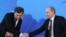Владислав Сурков (л) і Володимир Путін (п)