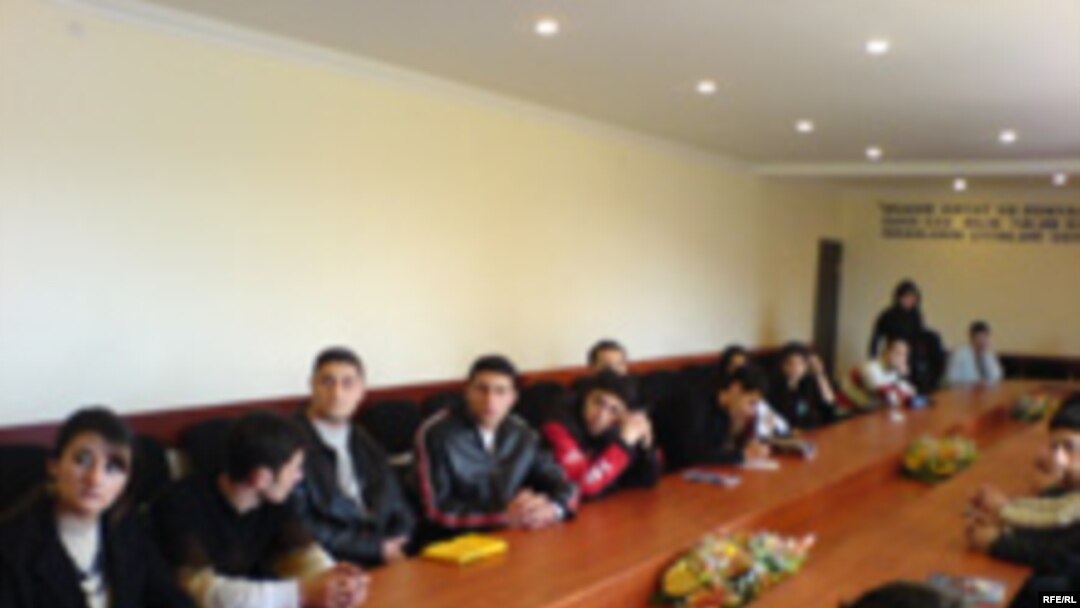 “Biznes araşdırmaları mərkəzi – disput klubu”, 2 mart 2006