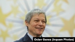 Dacian Cioloș, noul președinte al partidului. El l-a surclasat pe fostul președinte, Dan Barna, cu doar 695 de voturi