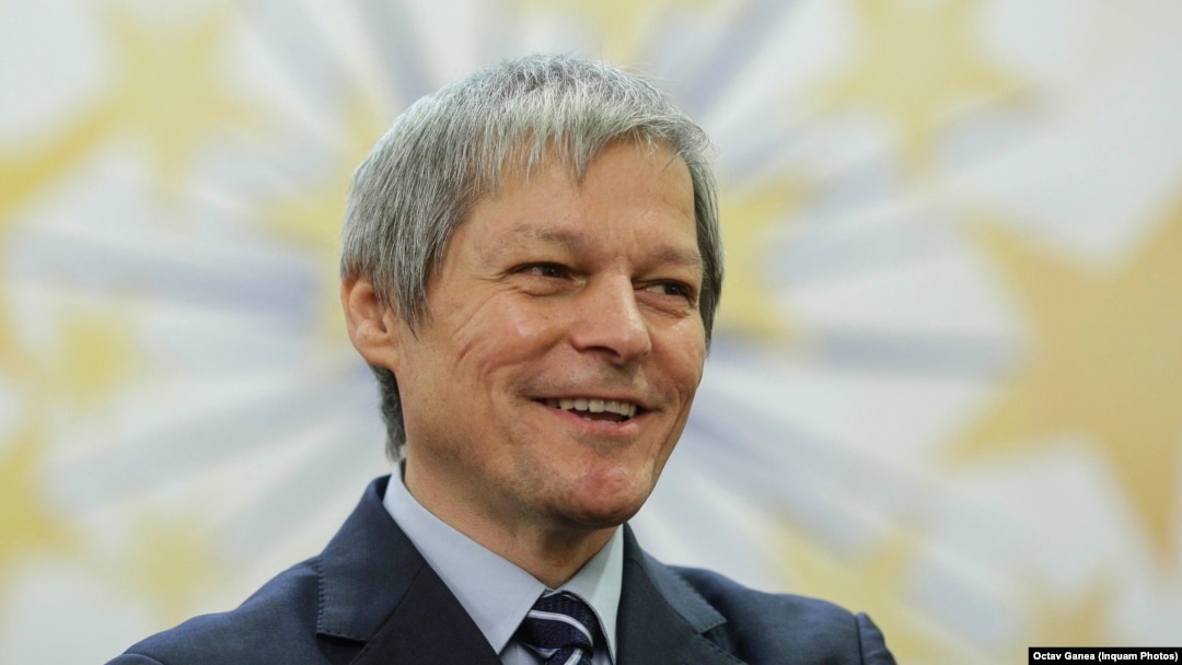 Dacian Cioloș a fost propus premier de președintele Iohanis și în 2015 după incendiul din clubul Colectiv. El a fost susținut atunci de PNL și PSD, cu anumite condiții. 