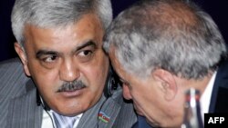 Президент ГНКР Ровнаг Абдуллаев (слева)