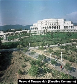 A sanatorium in Tskaltubo photographed in the 1950s