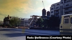 În 1977, pe fondul cutremurului din martie, a avut loc prima demolare a unei biserici din București: Enei. Deși aceasta nu fusese grav avariată, Ceaușescu a dispus ștergerea ei de pe fața pământului.