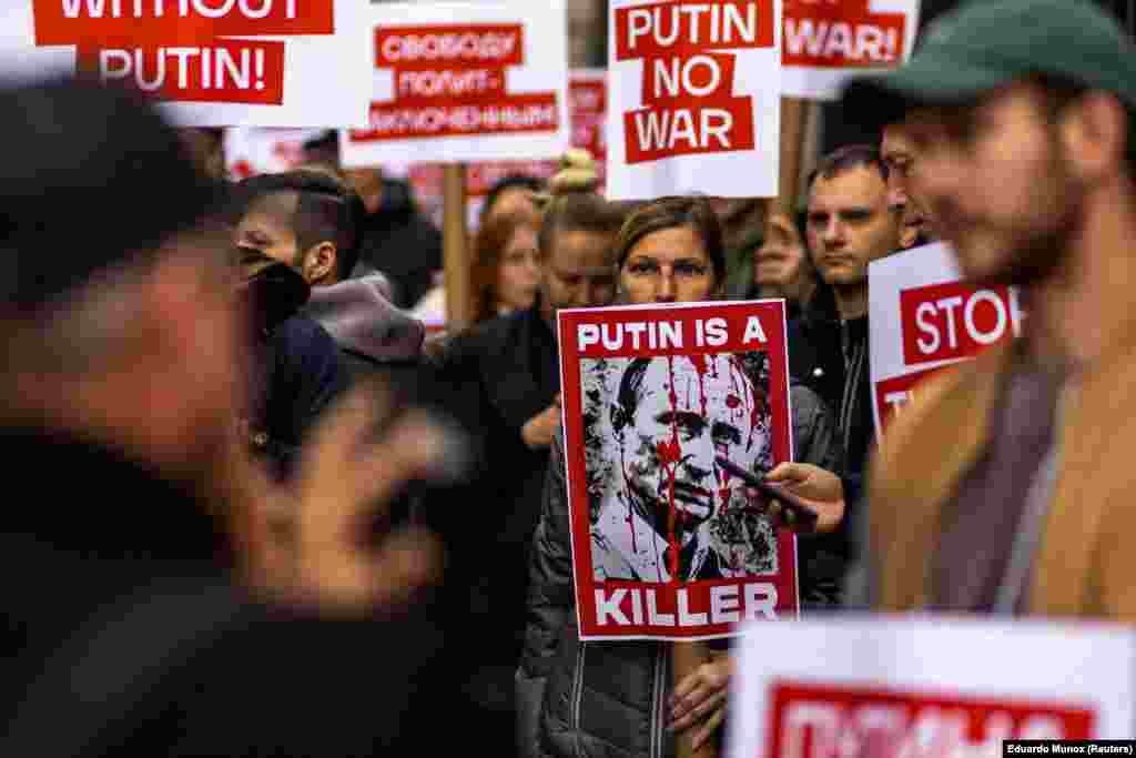 Protesters take part in a demonstration outside the Russian Consulate-General in New York&nbsp;to mark the 1,000th day of Moscow&#39;s full-scale invasion of Ukraine.&nbsp;