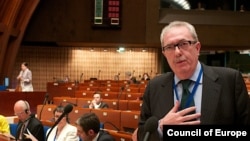 Педро Аграмунт на сессии Парламентской ассамблеи Совета Европы.