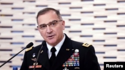 Командувач сил НАТО в Європі Кертіс Скапаротті закликає напади Україні сучасне озброєння 