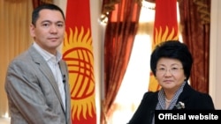 Kyrgyz President Roza Otunbaeva (right) has tasked Respublika leader Omurbek Babanov to form a coalition.