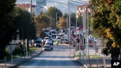 O explozie puternică a avut loc miecuri la Ankara. Autoritățile spun că ar fi vorba despre un posibil atac terorist. 