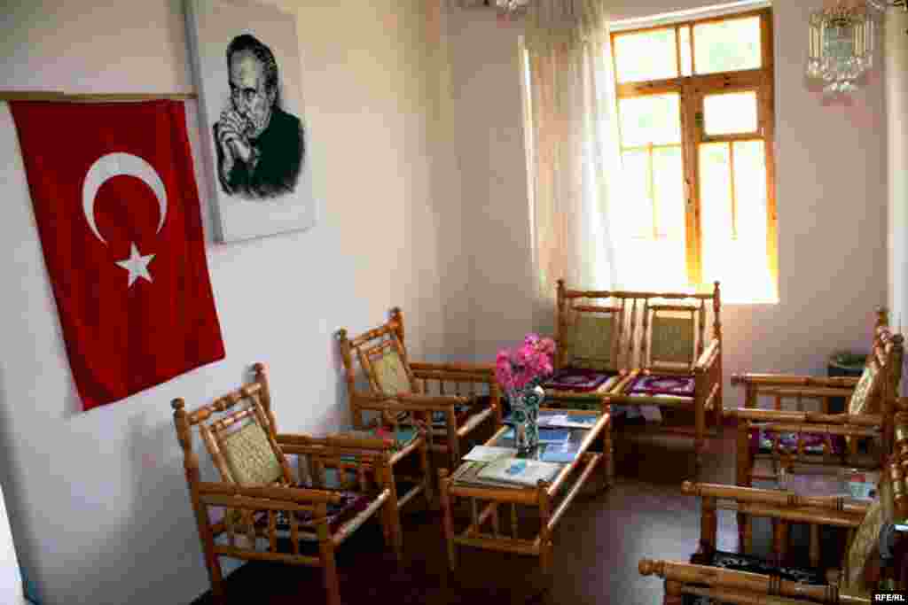 Nax&ccedil;ıvanda Əb&uuml;lfəz El&ccedil;ibəyin ev muzeyi