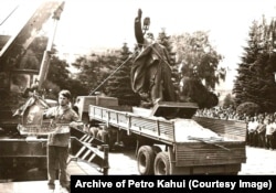 Зняття пам’ятника Володимиру Леніну в Тернополі. 8 серпня 1990 року