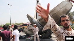 هواپیما پس از بلند شدن از باند مهرآباد سقوط کرده است