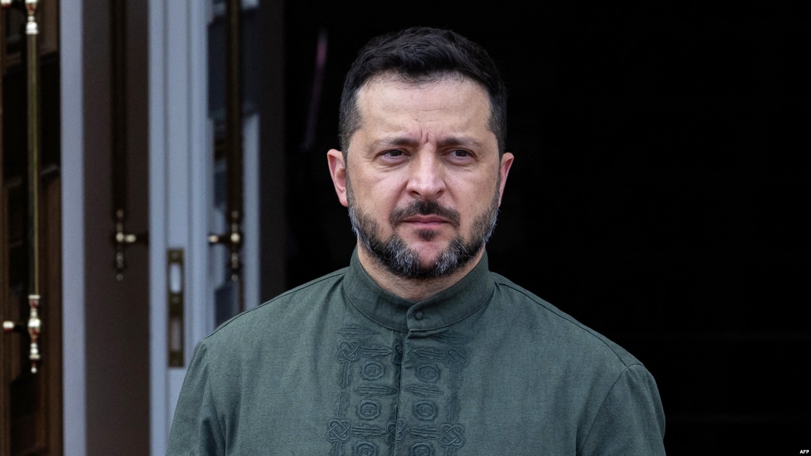 Зеленський повідомив про пожежу на складі фармацевтичної компанії на Київщині через удар РФ