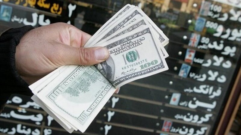 قیمت دلار در بازار آزاد ایران به مرز ۶۰ هزار تومان نزدیک شد