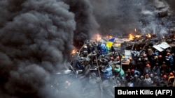 Pamje nga përleshjet e sotme të protestuesve me policinë speciale në Kiev