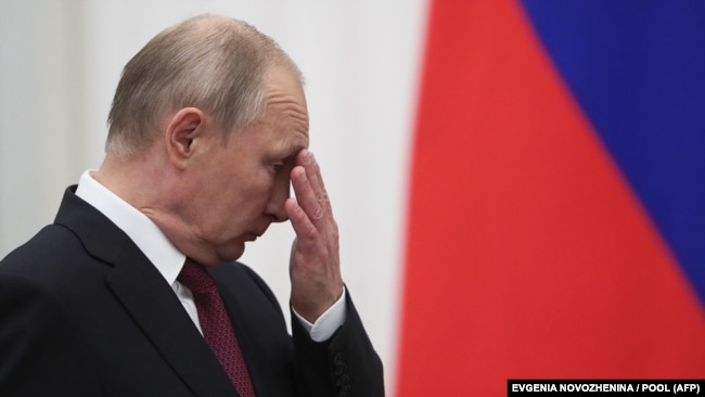 «Ми не знаємо, звісно, як воно буде. Путін у будь-якому разі невдовзі відійде в якийсь зі способів, враховуючи те, що йому вже майже 74», – Владлен Мараєв про Росію після Путіна