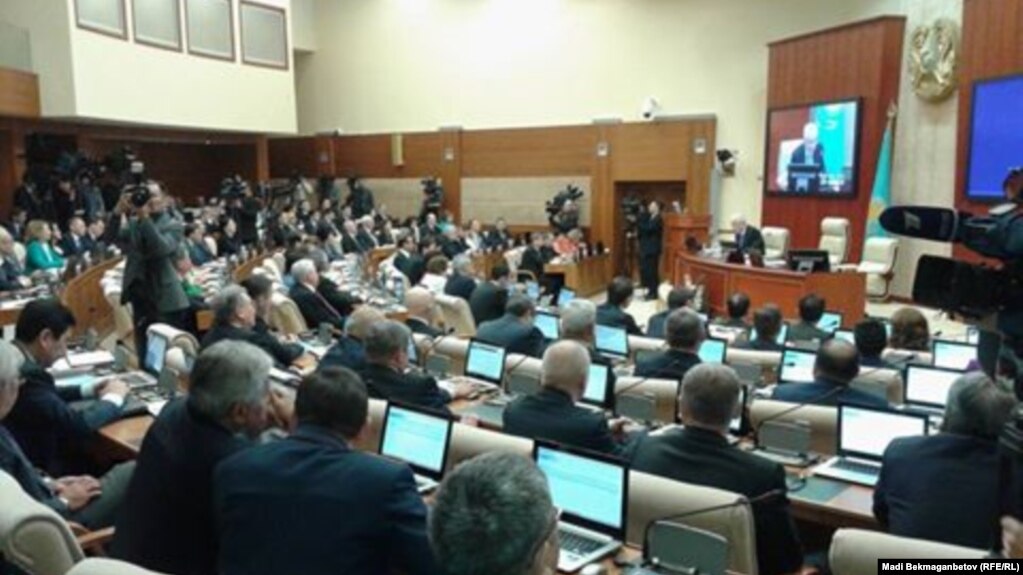 Мажилис парламента Казахстана одобрил ратификацию договора о ЕАЭС Мажилис парламента Казахстана одобрил ратификацию договора о ЕАЭС