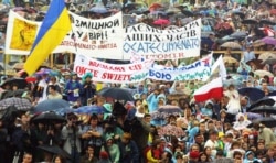 Під час візиту папи Римського Івана Павла Другого до України. Київ, 24 червня 2001 року