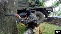 Проросійський бойовик на блок-посту біля Слов'янська, 3 червня 2014 року