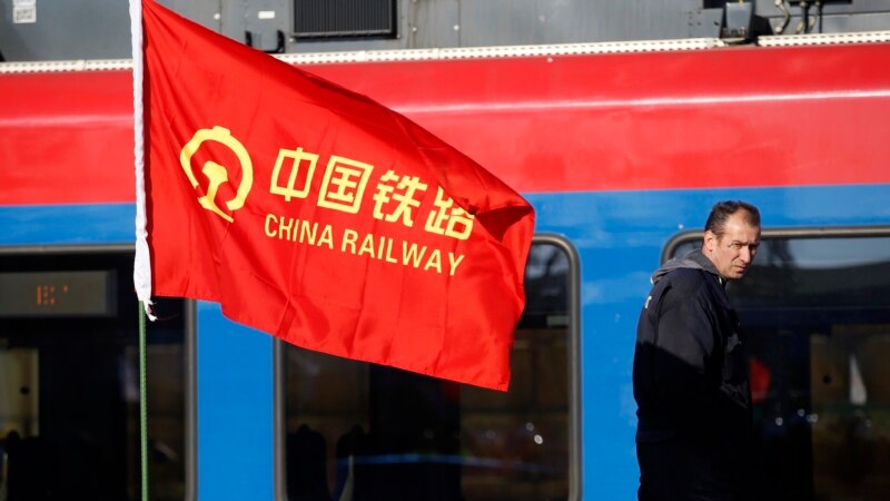 Hungaria nënshkruan me Kinën kredinë për hekurudhën Budapest- Beograd