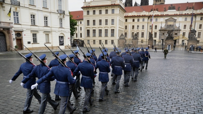 Прага после карантина: открываются рестораны и туристические места 