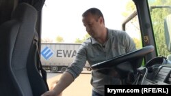 Володимир Присич показує, де ФСБ знайшли наркотики