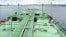 Petrolierul „Belokamenka” al companiei Rosneft ancorat în golful Kola, lângă portul maritim rus Murmansk.