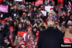 Președintele Donald Trump în cursul unui miting electoral în Nebraska, 27 octombrie 2020.