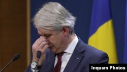 Roșia Today - Așteptăm cu sufletul la gură să vedem cum guvernul nu va mai tăia nimic din pensiile speciale, dar va inventa niște taxe și impozite noi pentru cei cu venituri „nespeciale”.