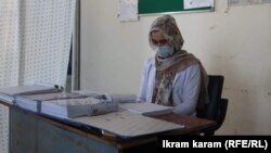 فرشته یولداش، یگانه قابله‌ی ولسوالی خان چهار باغ در ولایت فاریاب