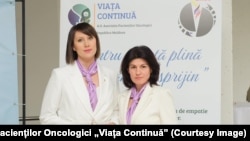 Fondatoarele asociației „Viața continuă” - prima organizație a supraviețuitorilor de cancer din R. Moldova: Victoria Dașchevici (stânga) și Ludmila Cîrciumari.