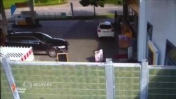 Нафақагири олмонӣ мошинашро ба фурӯшгоҳи маводи сӯхт равон кард