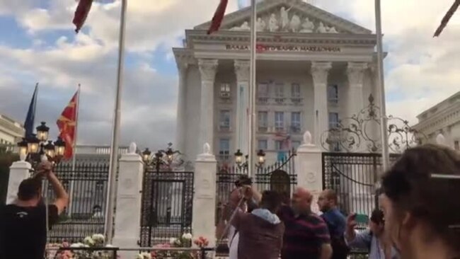 Шарена револуција- Нашата уметност е бесплатна