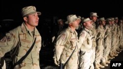 Грузинский военные в аеропорту близ Тбилиси